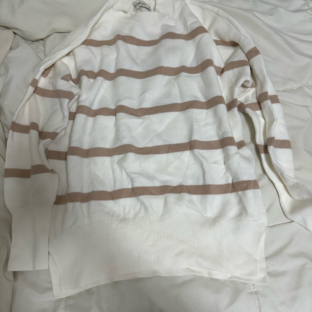Abercrombie and fitch legging friendly sweater